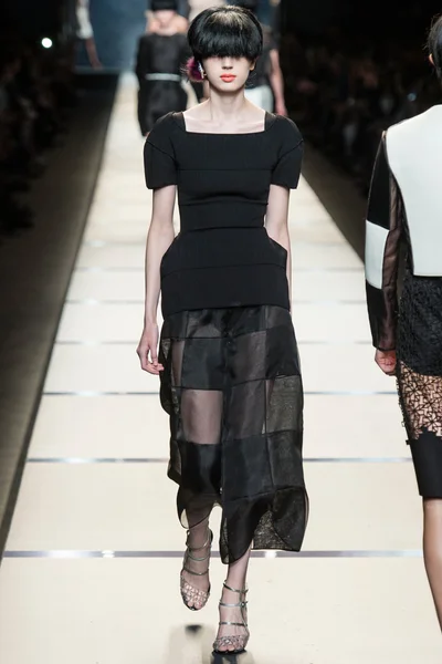 Look 29